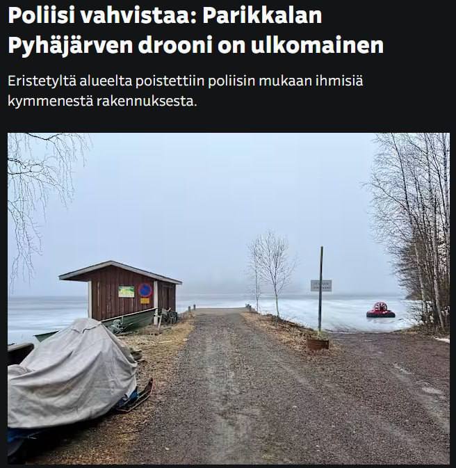 Упавший беспилотник на льду финского озера