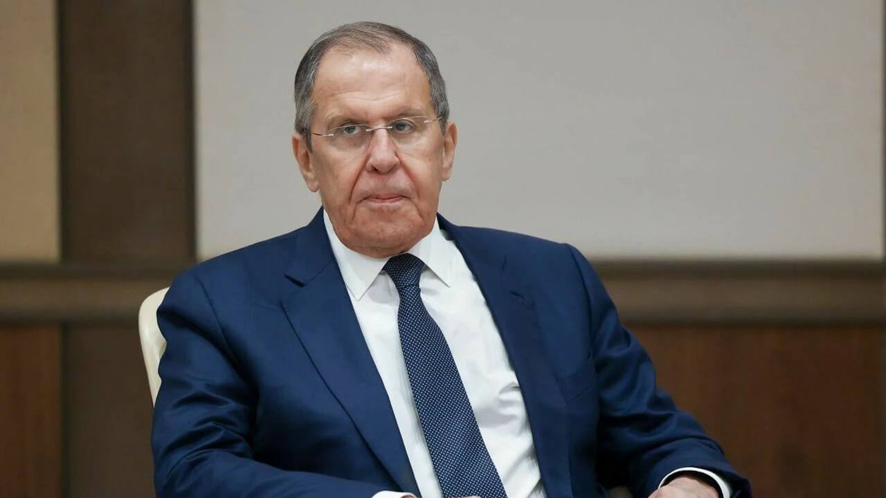Сергей Лавров выступает с заявлением по Ирану