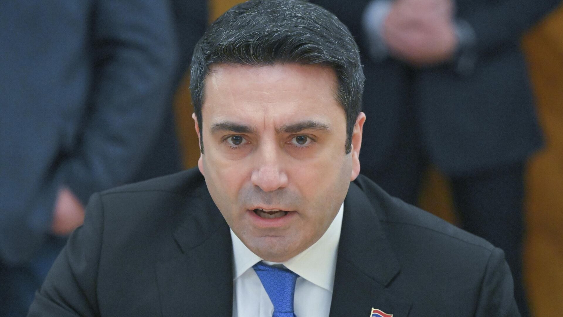 Спикер парламента Армении Ален Симонян во время выступления