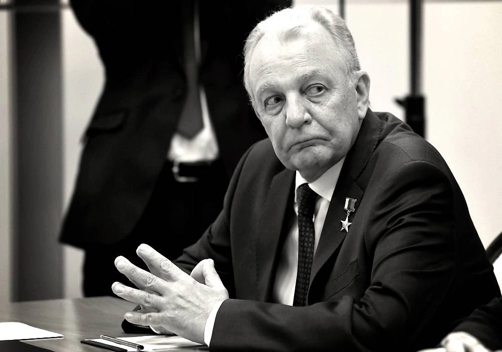 Портрет конструктора Александра Леонова