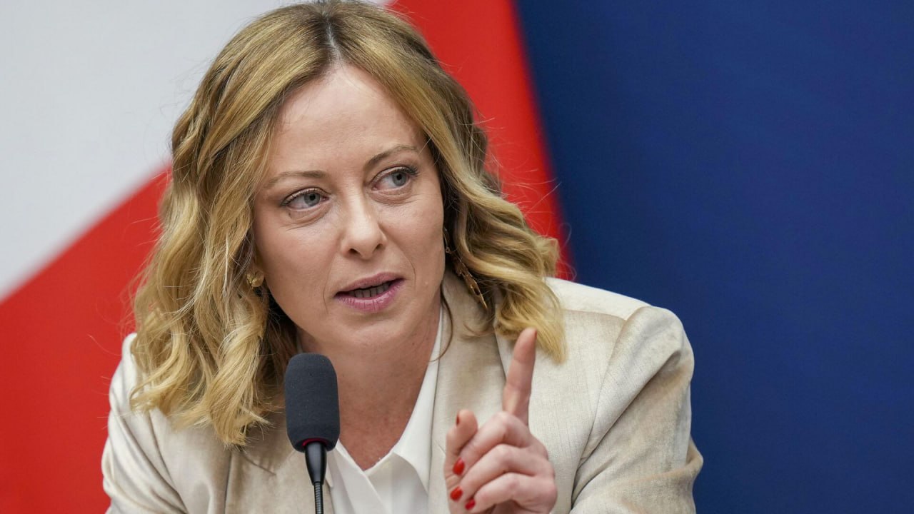 Карта Ормузского пролива и маршрутов танкеров
