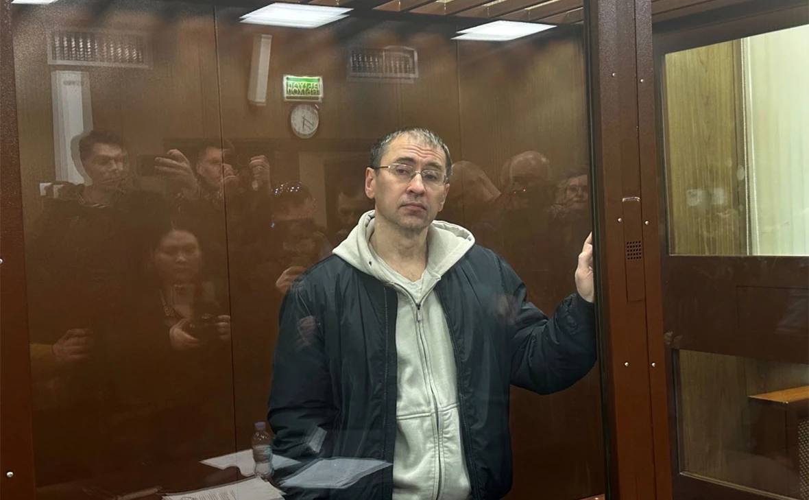 Журналист в зале суда по делу о данных