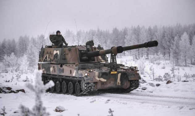 Современная самоходная гаубица K9 Thunder на учениях