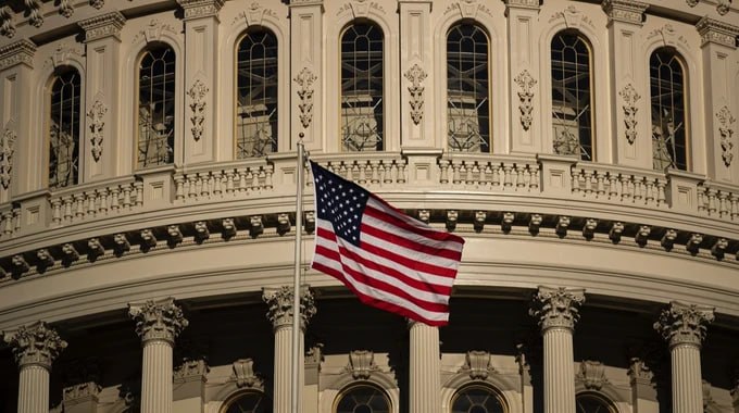 Сенаторы США во время голосования по резолюции