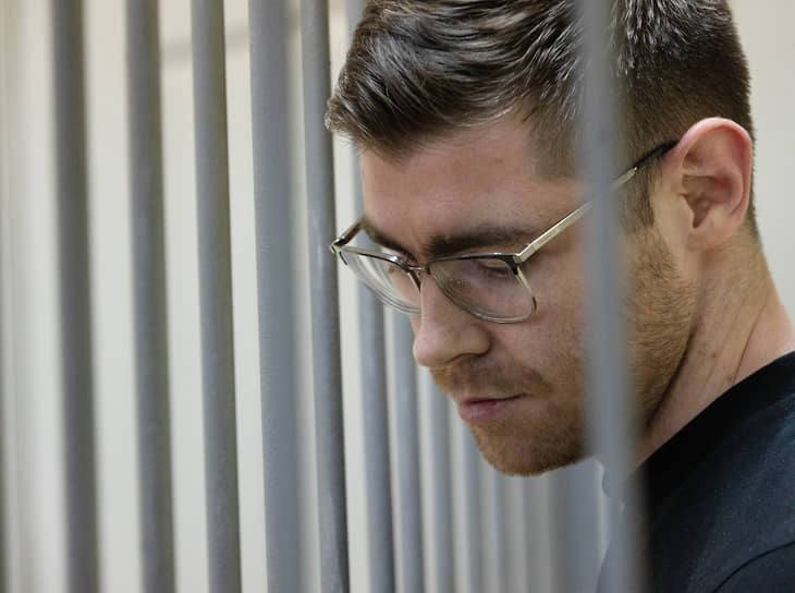 Бывший редактор Денис Аллаяров в зале суда