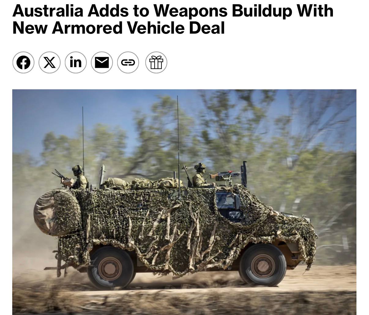 Австралийская бронемашина Bushmaster на военных учениях