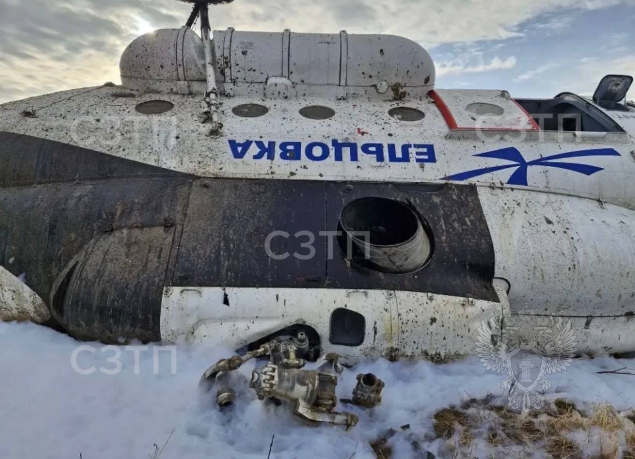 Вертолет Ми-8Т завалился на бок при посадке в Коми