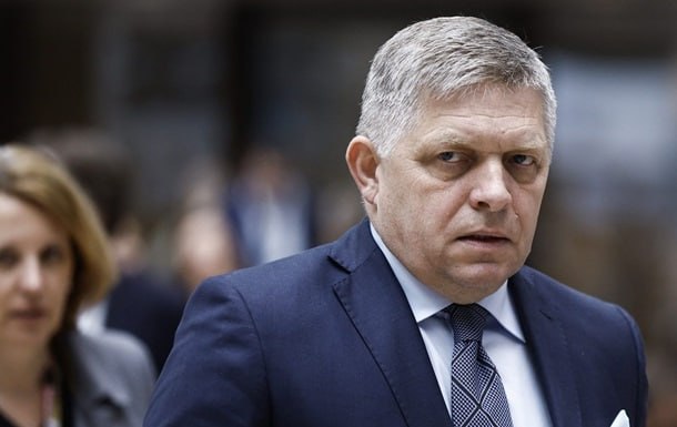 Роберт Фицо объявляет об отказе от кредитов Украине