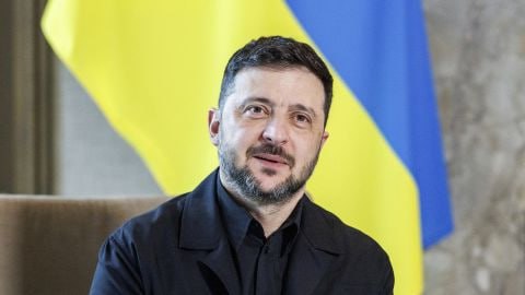 Владимир Зеленский объявляет о перемирии с Россией