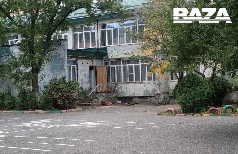 Двухлетняя девочка с травмой ноги в больнице
