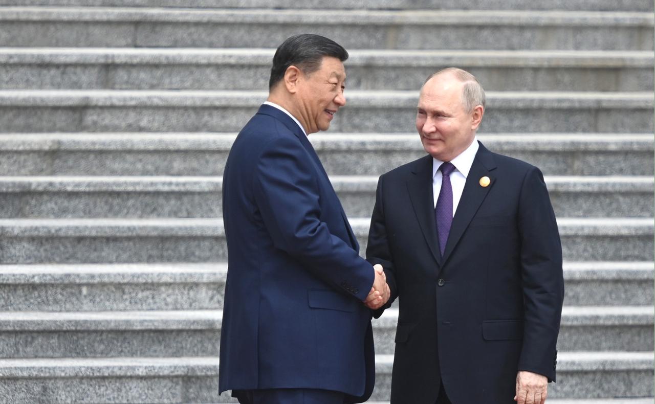 Владимир Путин на встрече с лидерами Китая