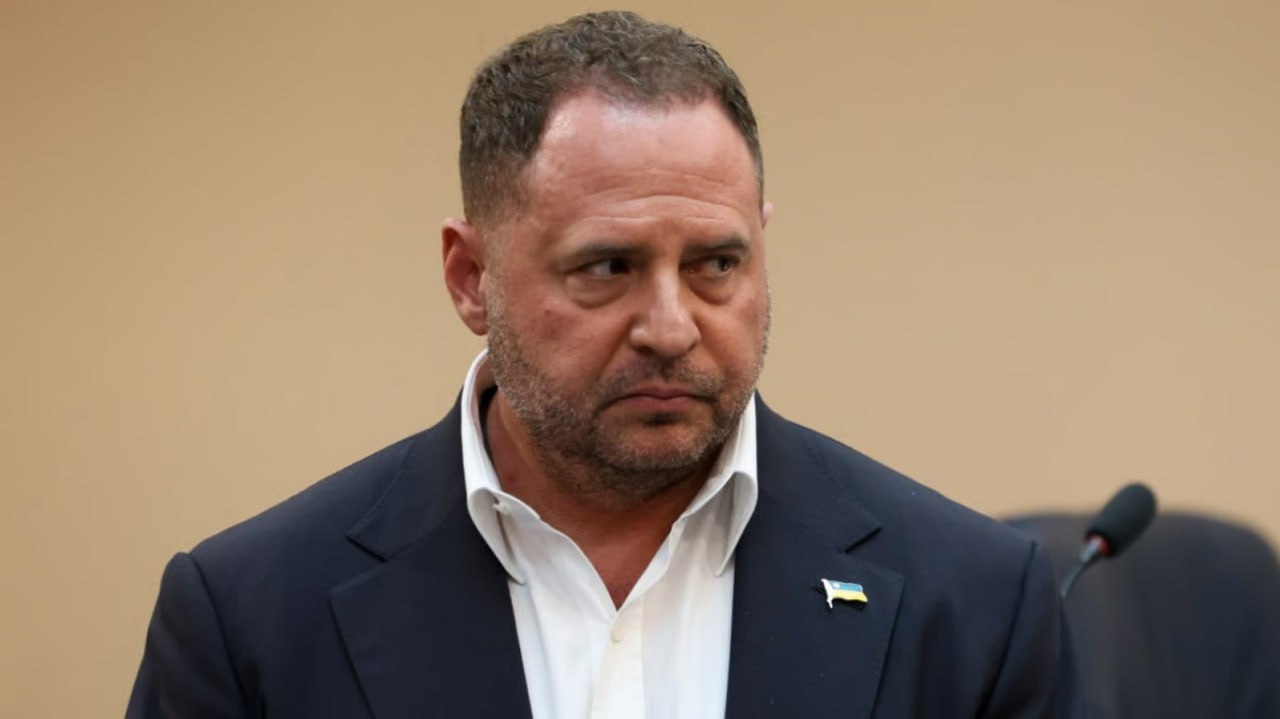 Андрей Ермак выступает с заявлением о правосудии