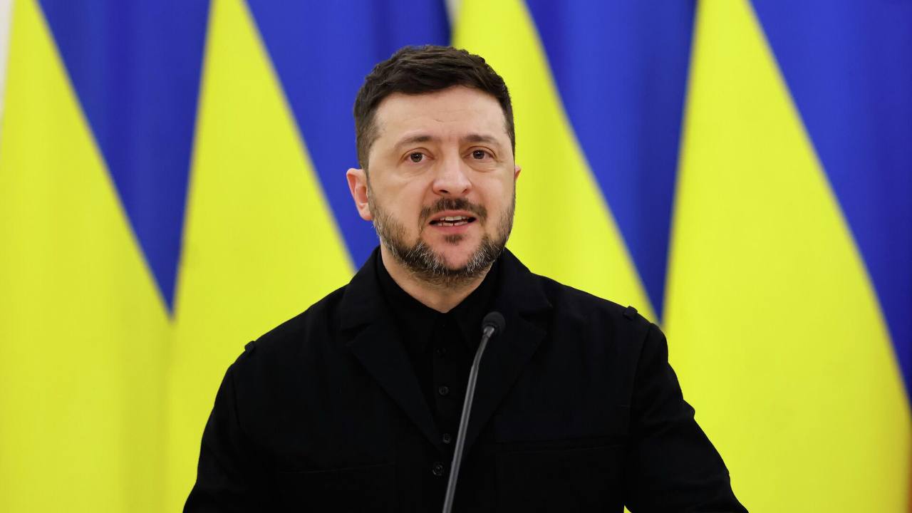 Президент Украины Владимир Зеленский выступает с заявлением о санкциях