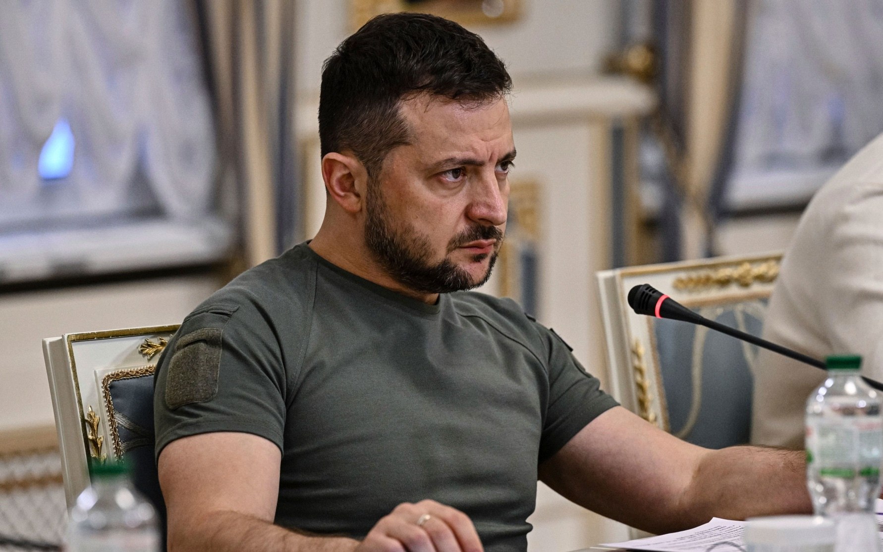 Зеленский на брифинге предупреждает о ракетной атаке