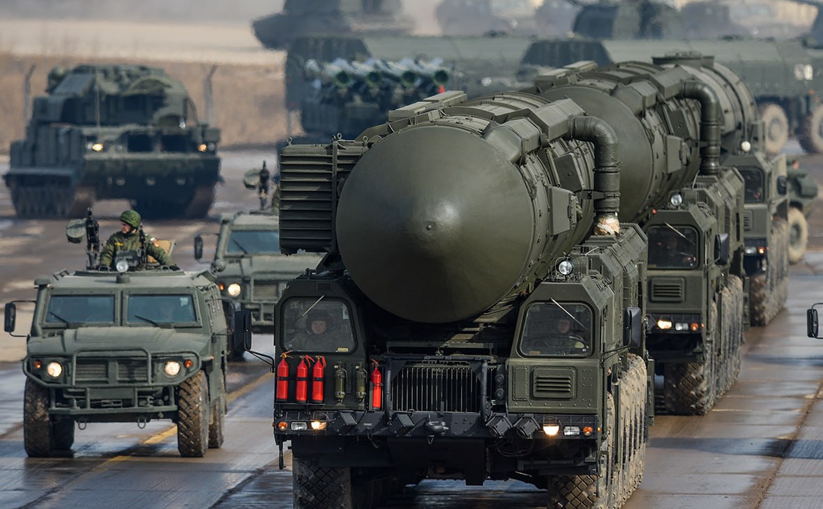 Взрыв на военном предприятии в Киеве, дым и разрушения