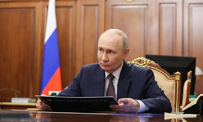 Владимир Путин выступает с обращением на заседании Совбеза СНГ
