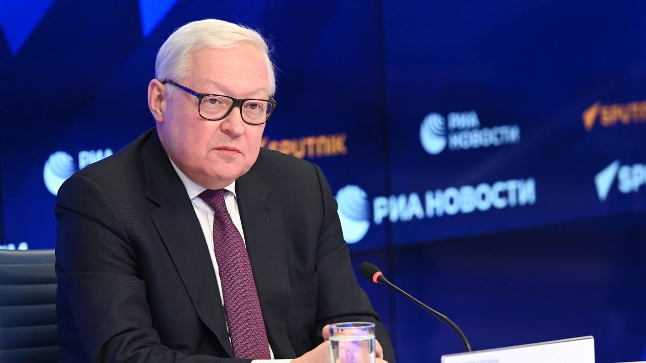 Россия рекомендует США эвакуировать дипломатов из Киева
