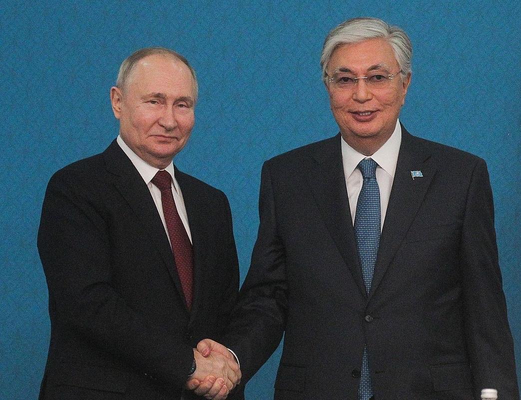 Владимир Путин и Касым-Жомарт Токаев на переговорах