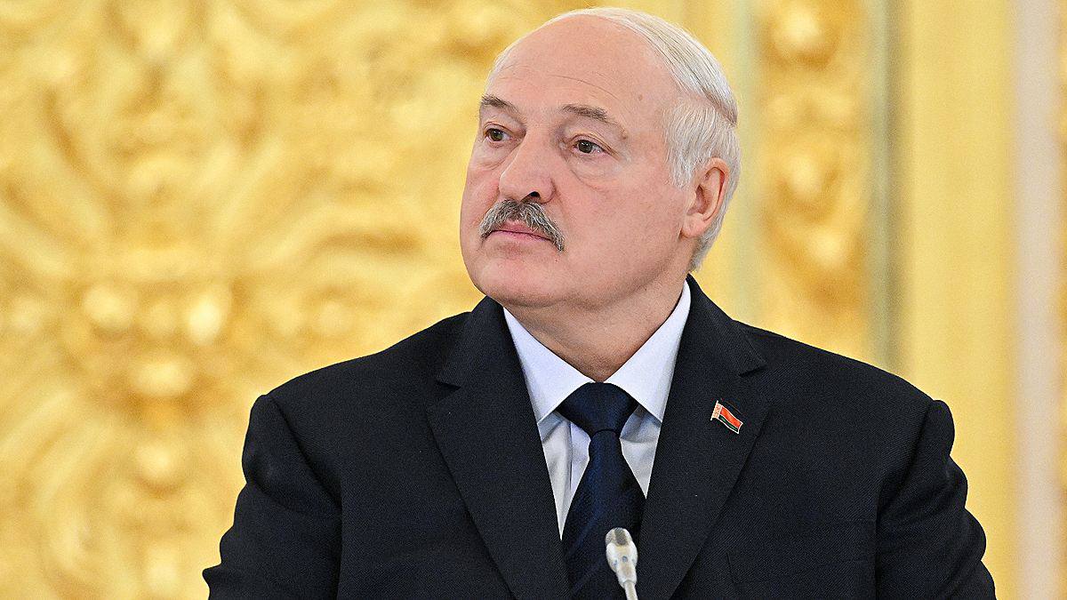 Александр Лукашенко выступает с заявлением о европейской безопасности