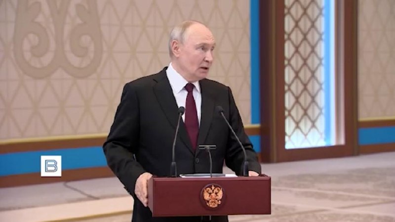 Владимир Путин выступает с заявлением о защите Калининграда