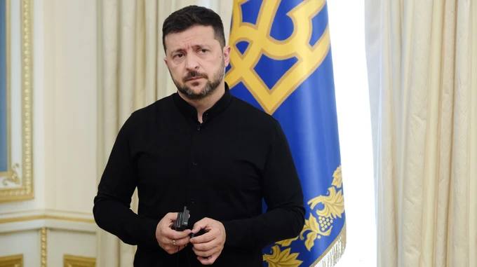 Владимир Зеленский выступает с заявлением о переговорах с РФ