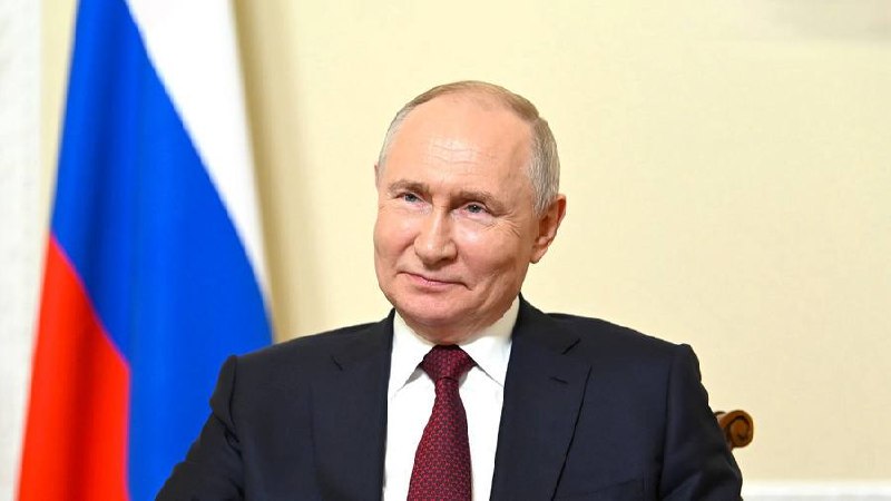 Президент России Владимир Путин говорит о традиционных ценностях на официальном мероприятии