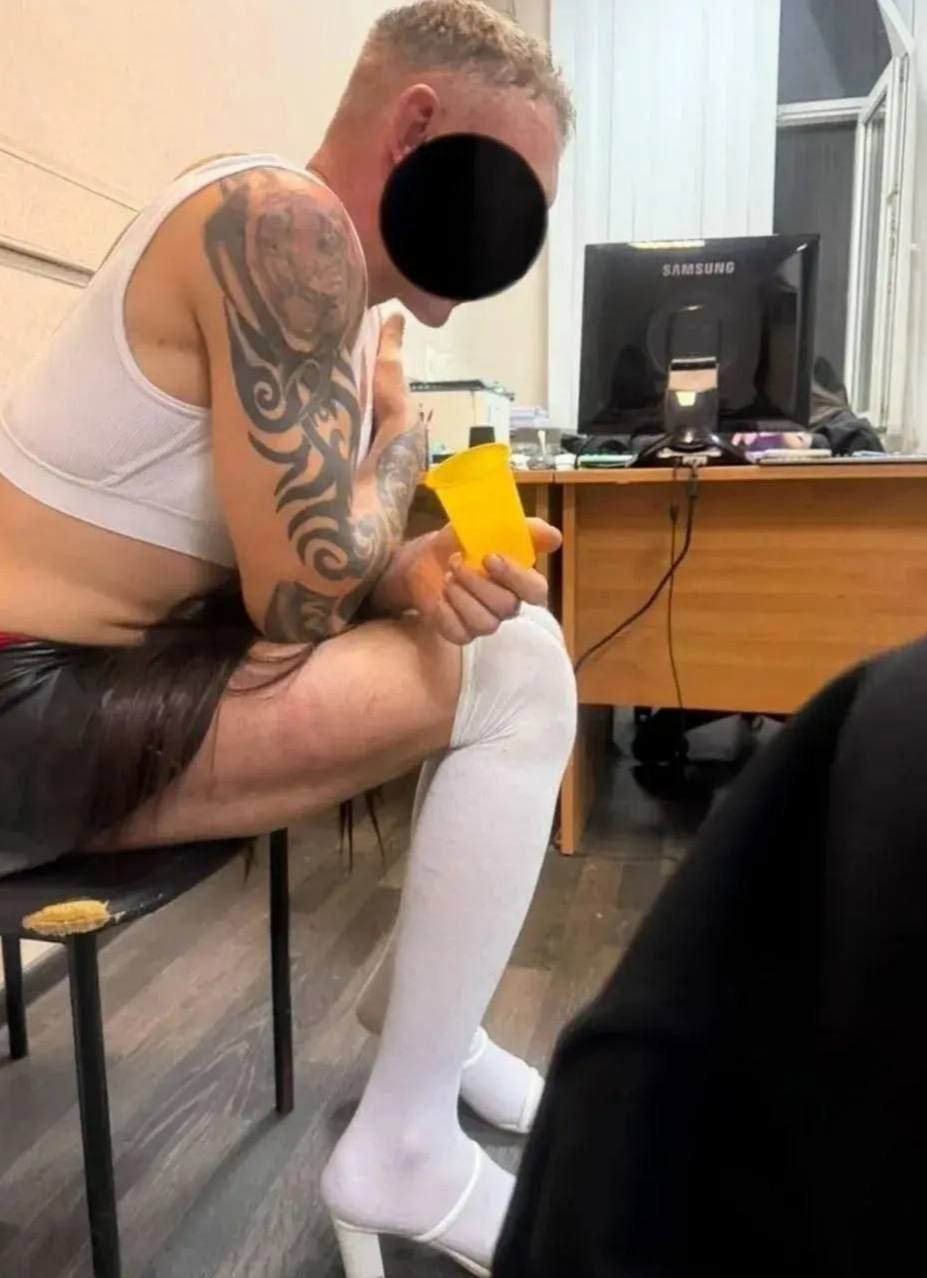 Задержанный педофил в женской одежде в Приморье