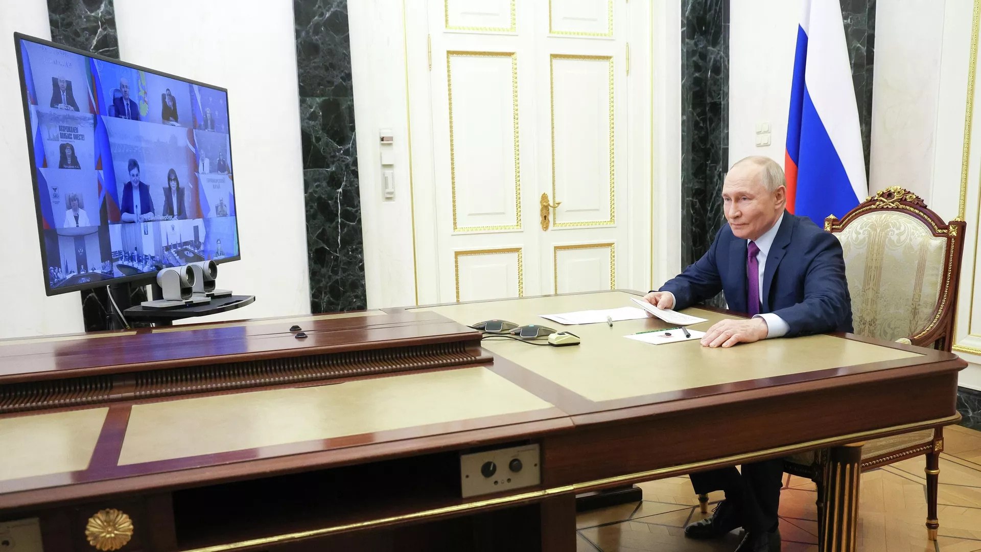 Президент Путин говорит о важности советской литературы для молодежи