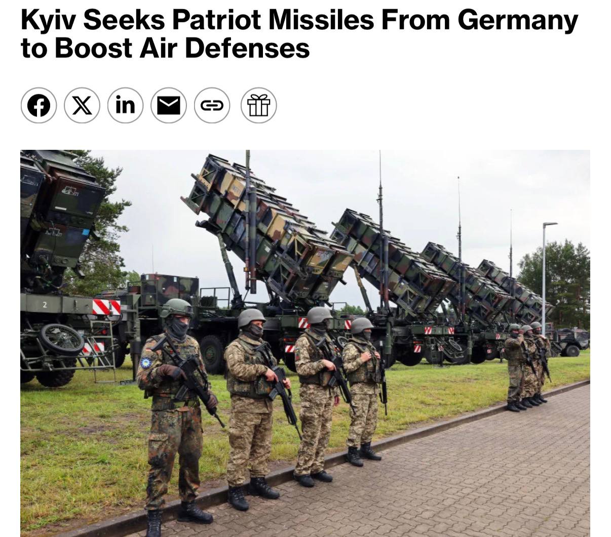Пуск ракеты Patriot PAC-3 с зенитного комплекса