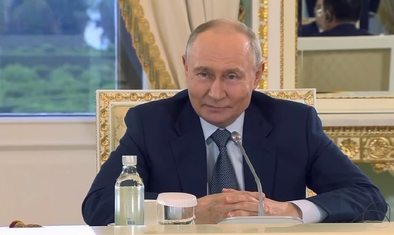 Владимир Путин делает заявление о Донбассе и сделке