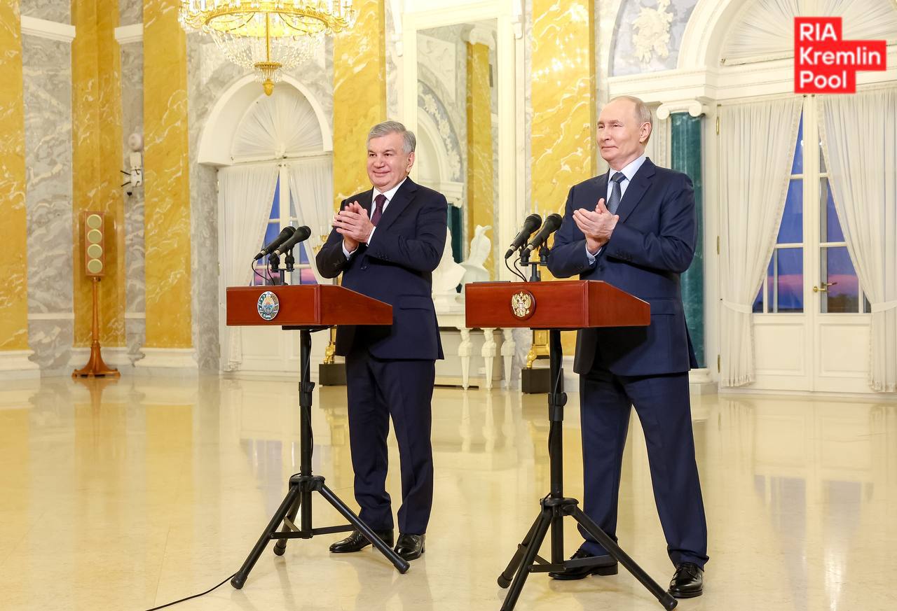 Путин и Мирзиеев на церемонии старта строительства АЭС