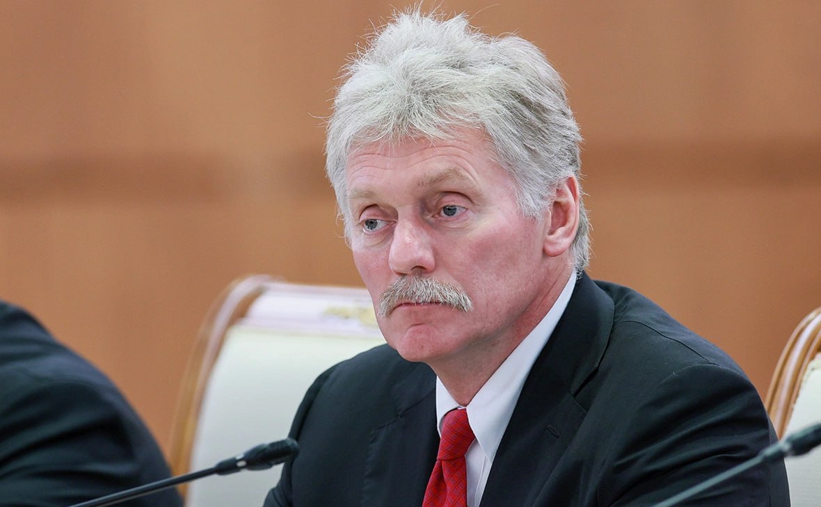 Дмитрий Песков на брифинге отвечает на вопросы журналистов