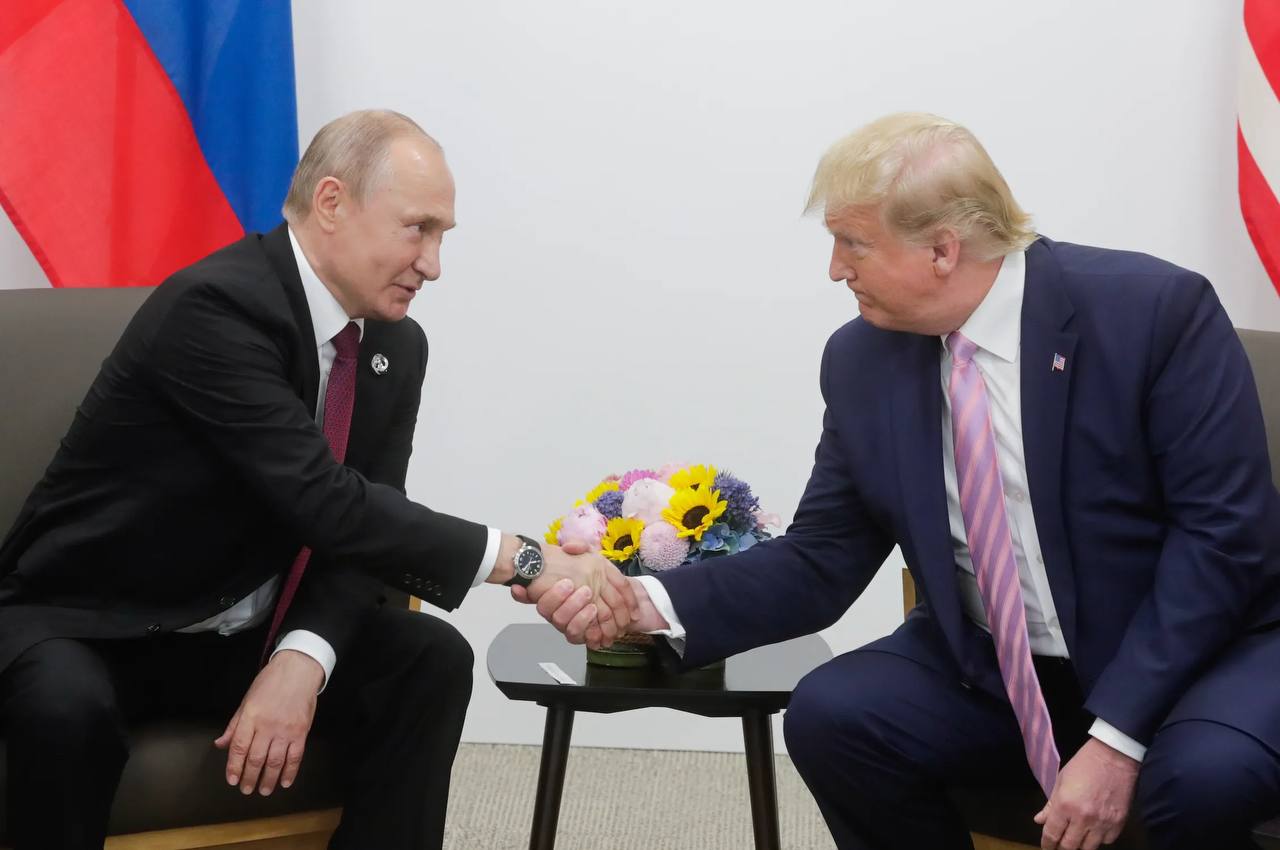 Дмитрий Песков на брифинге оценивает шансы саммита Путина и Трампа