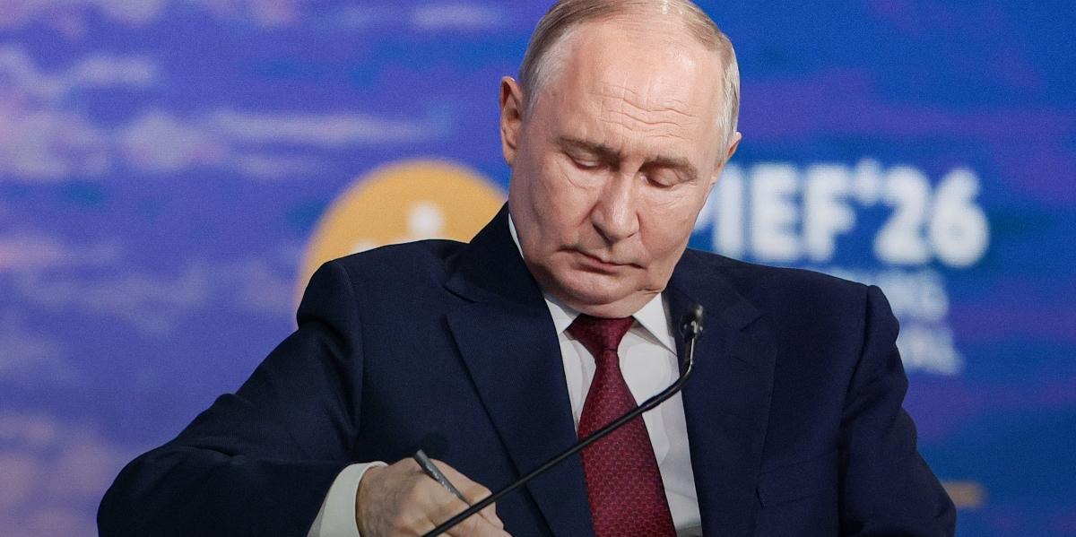 Владимир Путин выступает с заявлением об укреплении ПВО