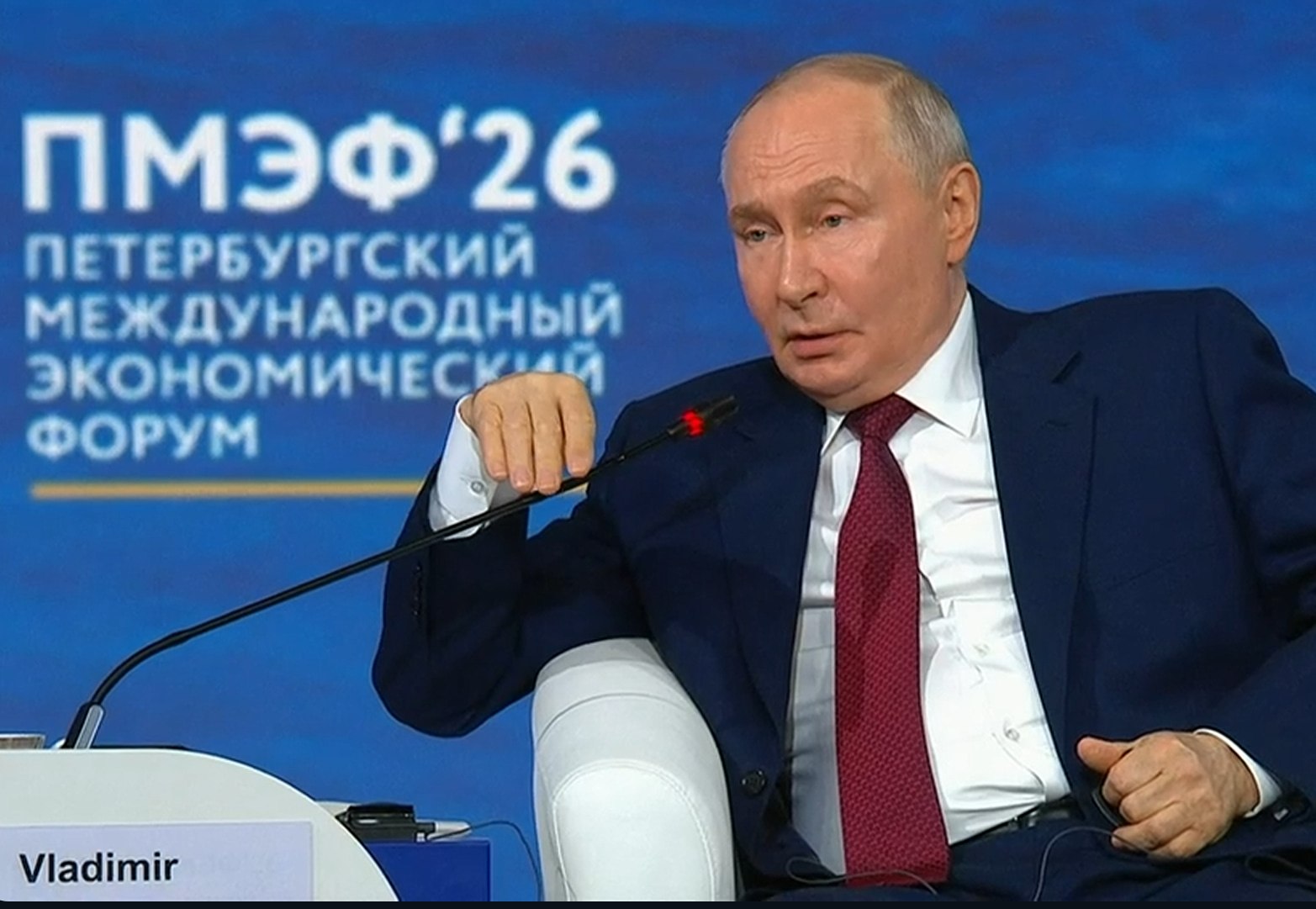 Владимир Путин выступает с заявлением о партнерстве с Китаем