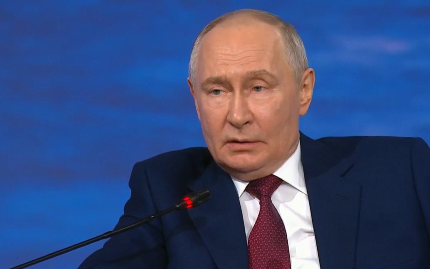 Владимир Путин выступает с заявлением о новых способах войны