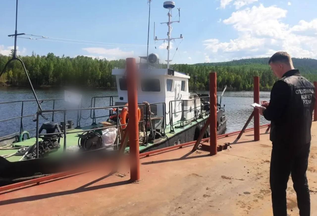 Поиски пропавших на Усть-Илимском водохранилище после опрокидывания катера