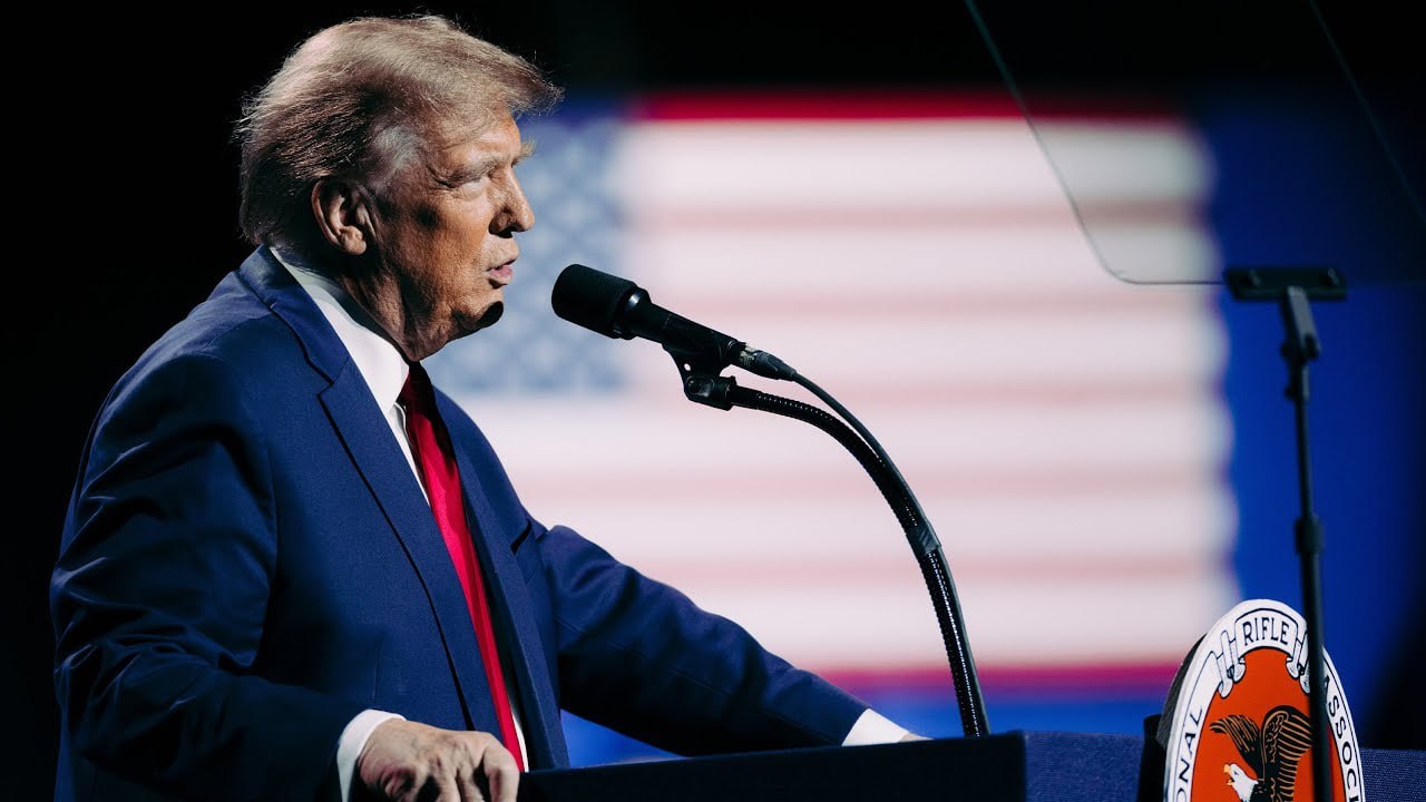 Трамп грозит бомбардировками Ирана на фоне переговоров