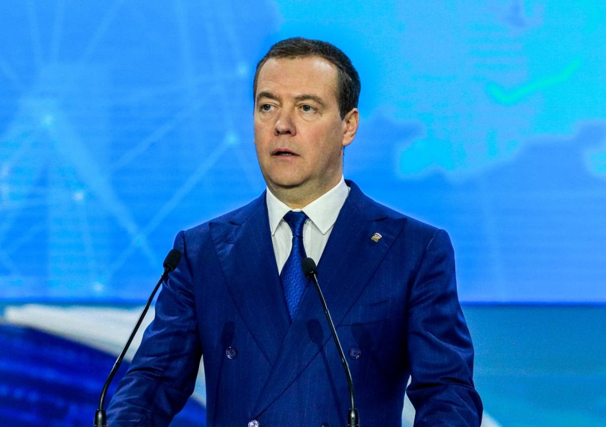 Дмитрий Медведев делает заявление о Киеве