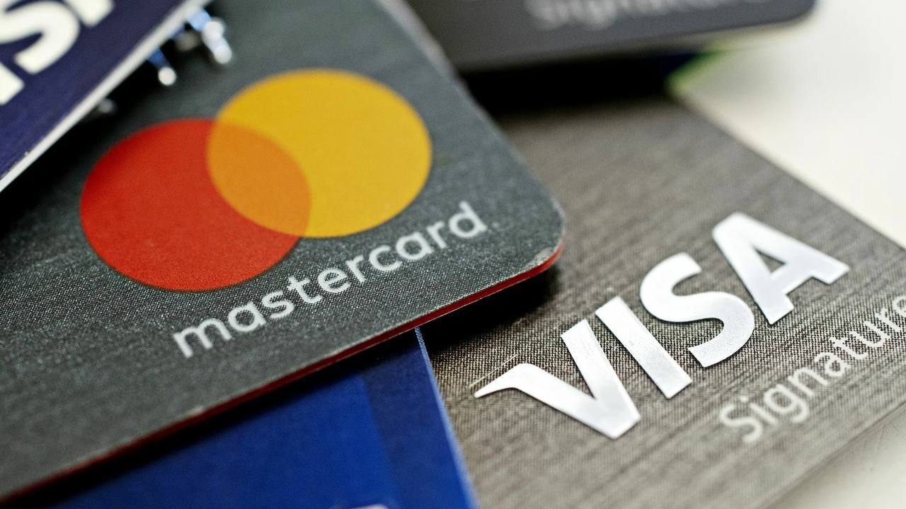 Карты Visa и Mastercard в России заменят на Мир