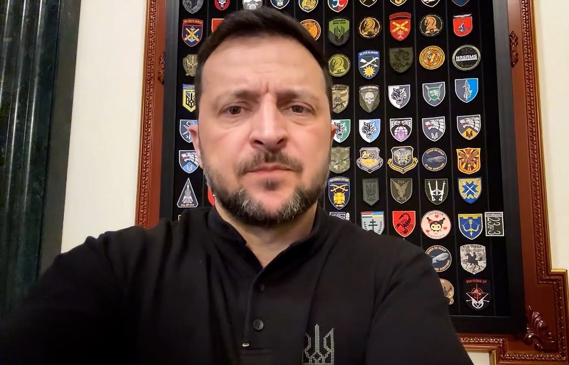 Владимир Зеленский выступает с заявлением о встрече с Путиным