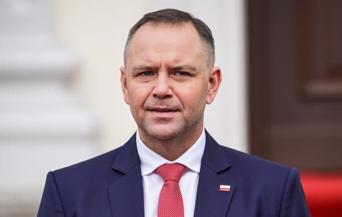 Орден Белого Орла на красной бархатной подушке