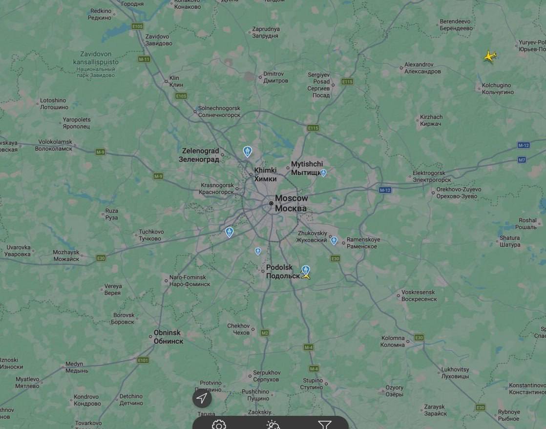 Пустое небо над Москвой без самолётов