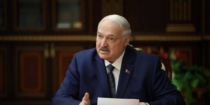 Лукашенко выступает с заявлением о единстве народов