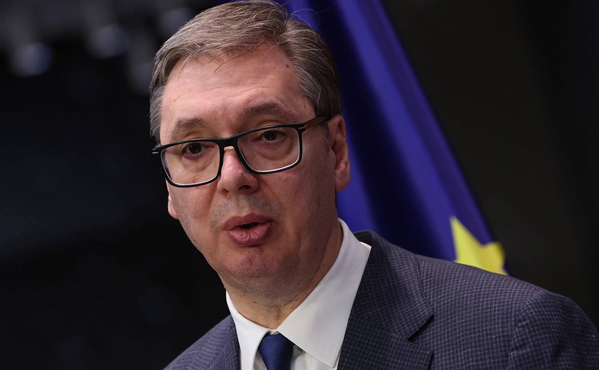 Президент Сербии Александр Вучич объявляет о возвращении срочной службы