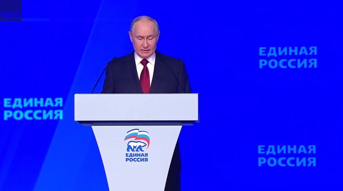 Владимир Путин выступает с заявлениями о свободе и демократии