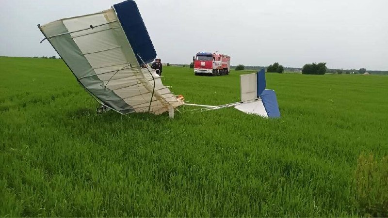 Обломки сверхлёгкого самолёта E-12 на месте крушения
