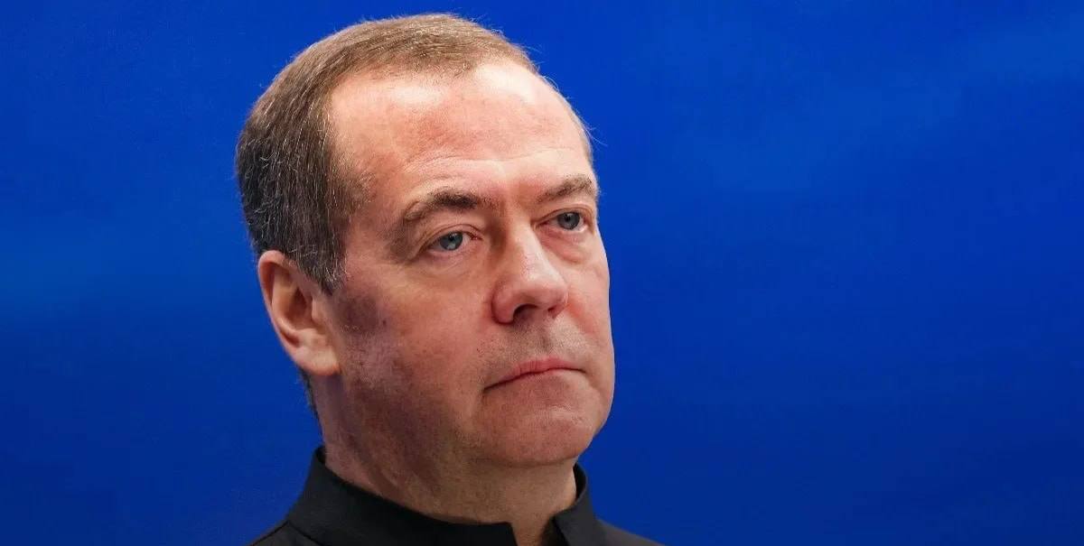 Дмитрий Медведев на совещании по безопасности