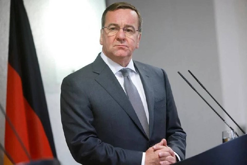 Министр обороны Германии Борис Писториус на брифинге о помощи Украине