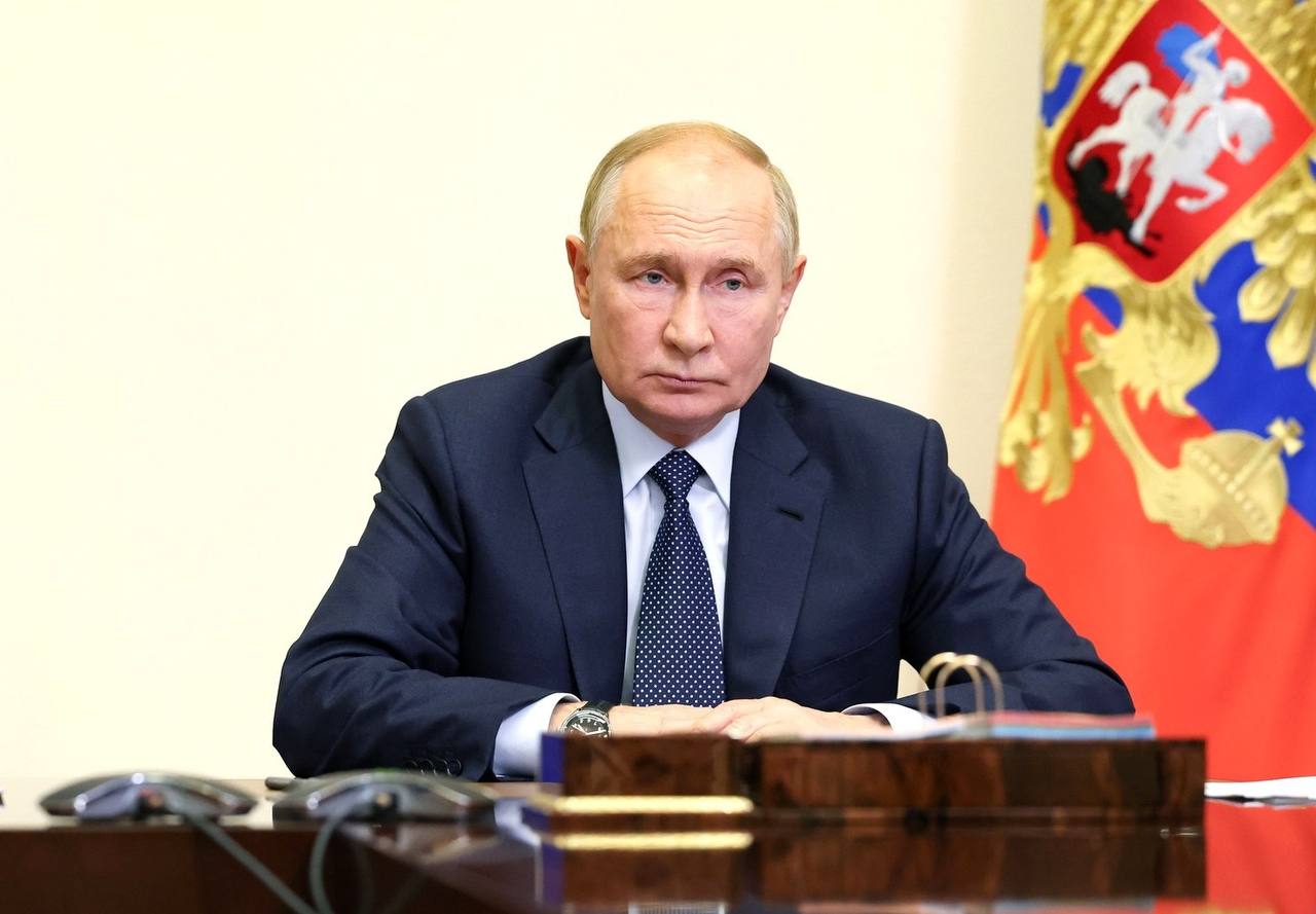 Владимир Путин на совещании с правительством обсуждает транспорт